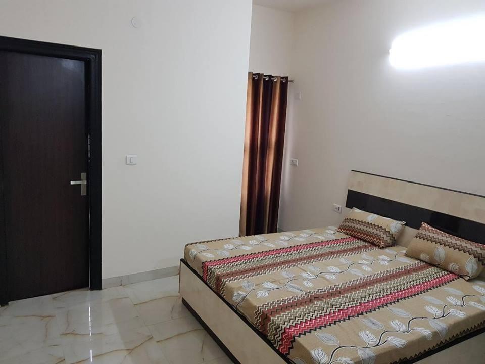 Metro Inn Pg Gurgaon Exteriör bild