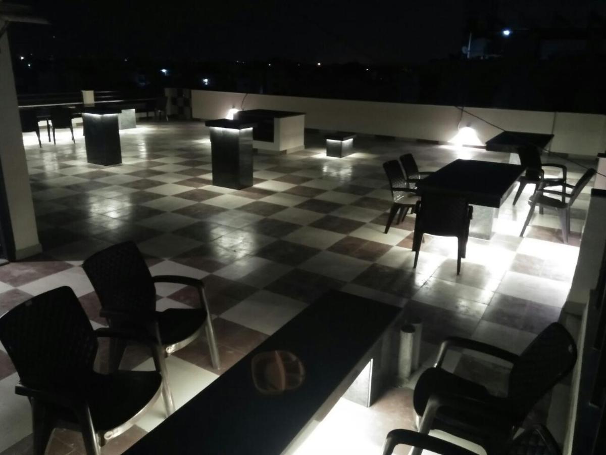 Metro Inn Pg Gurgaon Exteriör bild
